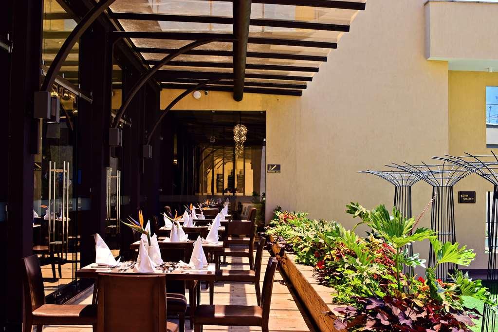 Doubletree By Hilton Nairobi Hotel Restoran foto