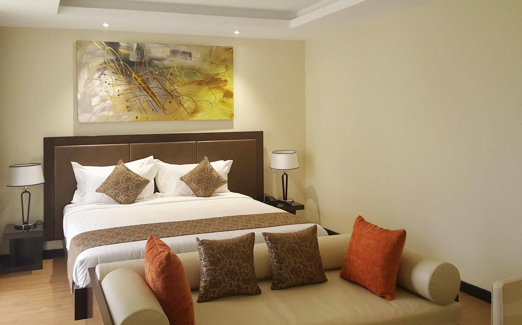 Doubletree By Hilton Nairobi Hotel Bagian luar foto