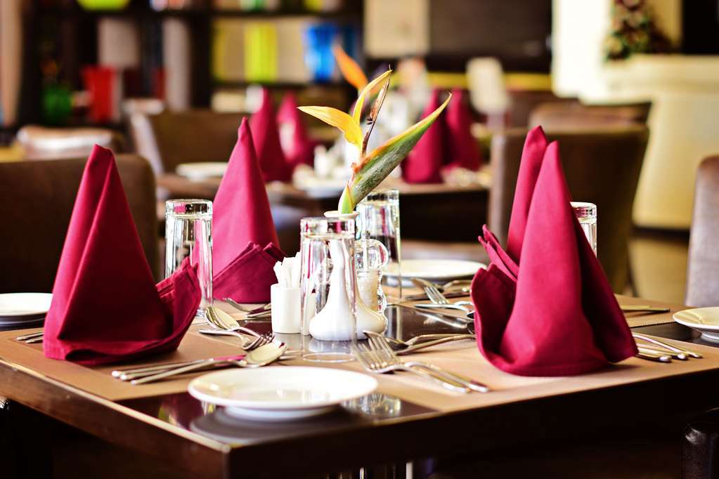 Doubletree By Hilton Nairobi Hotel Restoran foto